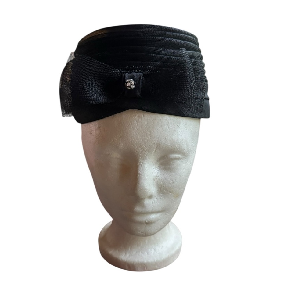 NWOT‎ 1950s Eva Mae Modes Open Pill Box Hat w/Bow Accent & Rhinestone Detail